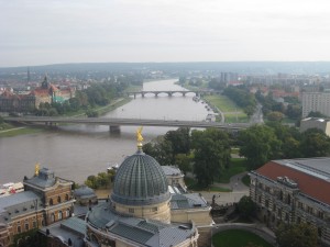 Panoramablick über Dresden und Elbe